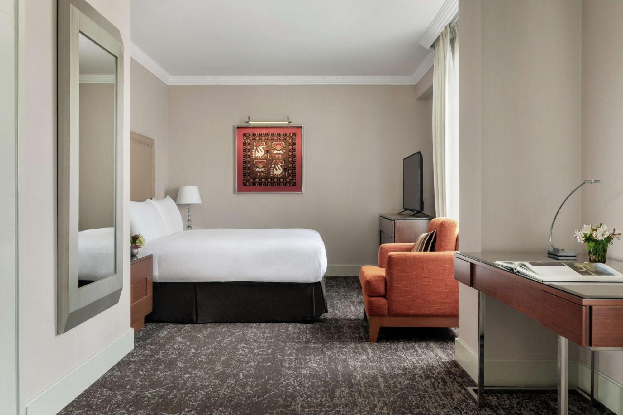Doubletree By Hilton Miraflores El Pardo Hotel 5*