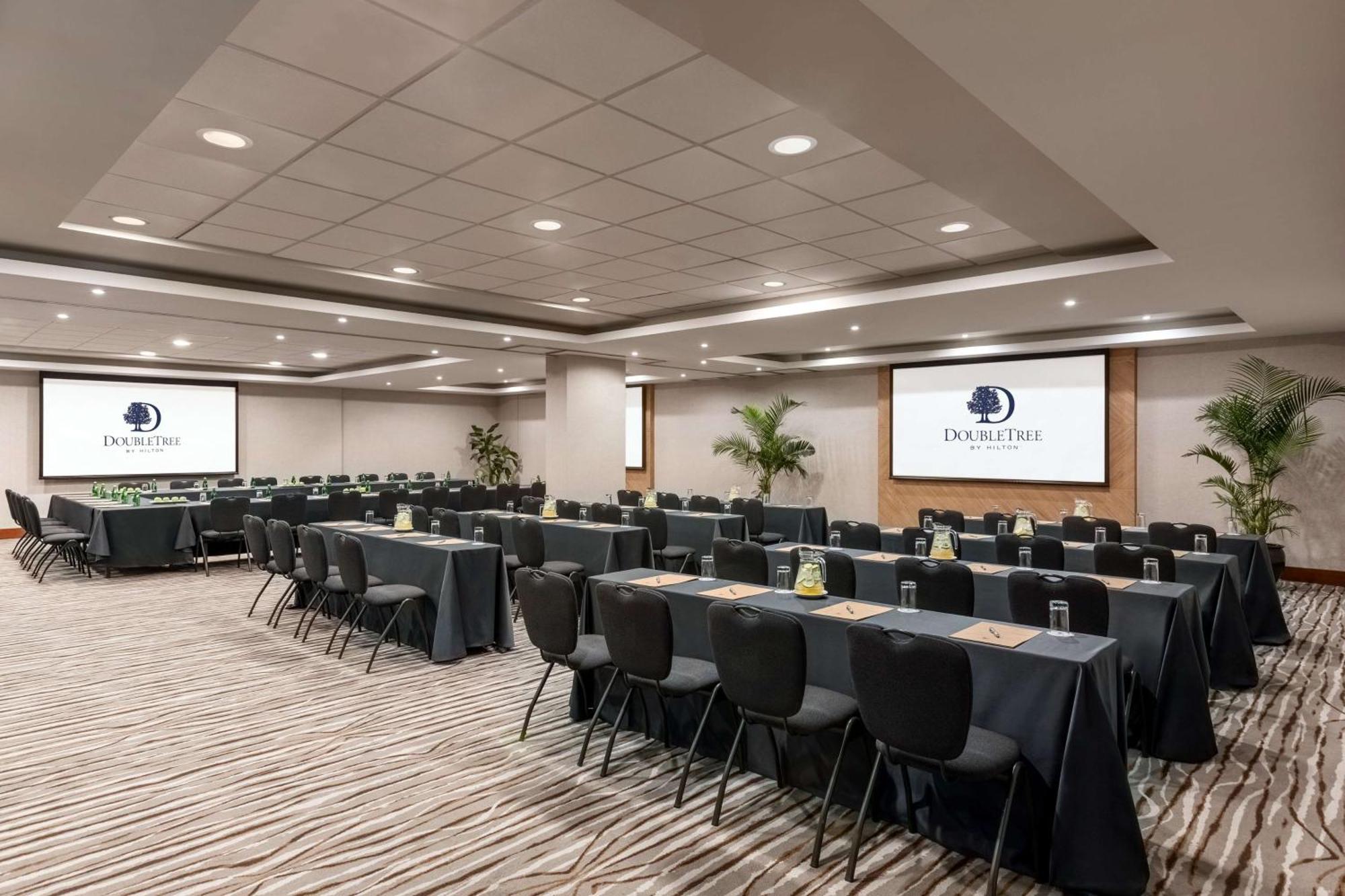 Doubletree By Hilton Miraflores El Pardo Hotel