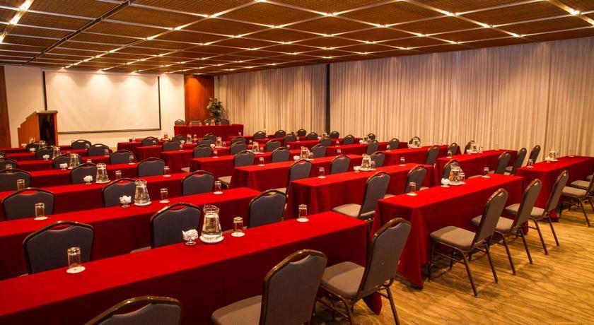 Doubletree By Hilton Miraflores El Pardo 5*